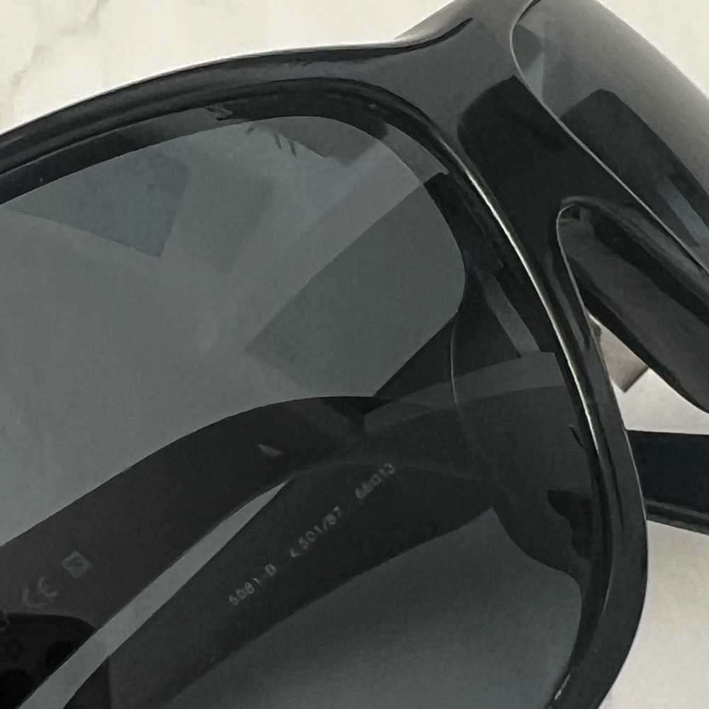 Stylish authentic CHANEL Black Sunglasses with Swarovski crystal logo sides - Picture 8 of 9